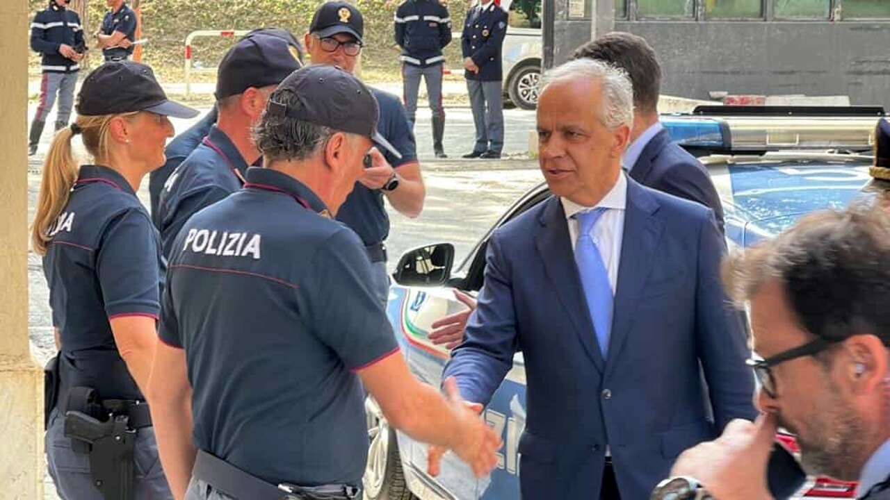 Sindacati di Polizia compatti con il Ministro Piantedosi