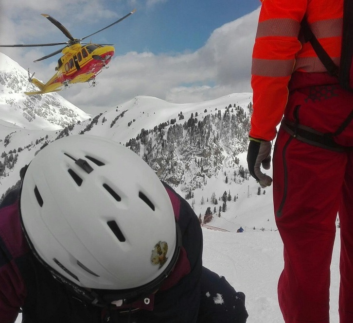 Operatore addetto al servizio di sicurezza e soccorso in montagna e di sciatore