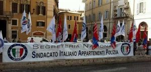 ANCORA IN PIAZZA CONTRO L\'INGANNO DEL GOVERNO 