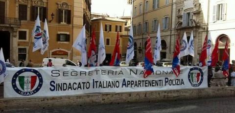 ANCORA IN PIAZZA CONTRO L'INGANNO DEL GOVERNO 