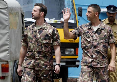 NATALE A CASA PER I DUE MARO' ITALIANI