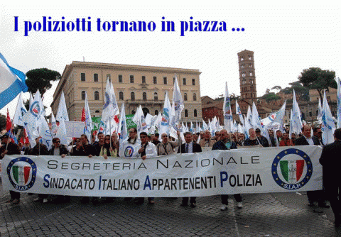 POLIZIOTTI ALLO STREMO PAESE ALLE CORDE 