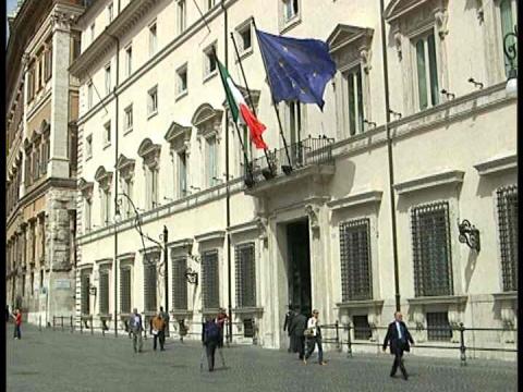 CONFRONTO A PALAZZO CHIGI SU RIORDINO DELLE CARRIERE , CONTRATTO E PENSIONI