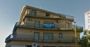 IL CAPRICCIO DI UN FUNZIONARIO METTE A RISCHIO IL PERSONALE DEL COMMISSARIATO