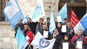 ALTOLA\' AL GOVERNO DAI SINDACATI POLIZIA E VIGILI FUOCO