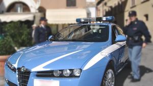 Statali, Renzi: nella Pa c\'&egrave; grasso che cola. Camusso: non &egrave; stipendio agenti Polizia