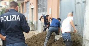 GENOVA la Polizia di Stato aiuta la popolazione in difficolt&agrave;. Tutto sul sito www.poliziadistato.it - UN GRAZIE DA PARTE DEL SIAP A QUESTI COLLEGHI. 