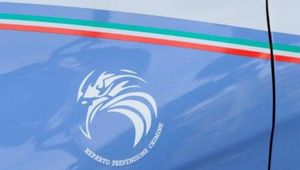 UN TRICOLORE SULLE VOLANTI DELLA POLIZIA DI STATO - su www.ansa.it 