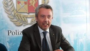 VENEZIA, un Questore di ferro. E\' lotta dura ! 