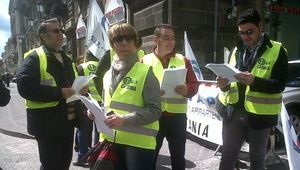 IL SIAP  IN PIAZZA - VOLANTINAGGIO CONTRO GLI SPRECHI SULLA SICUREZZA-