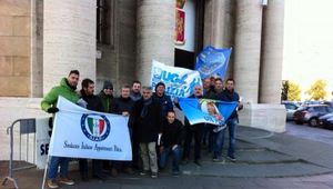 SIAP GENOVA - VOLANTINAGGIO IN QUESTURA CON UGL, UIL e CONSAP.