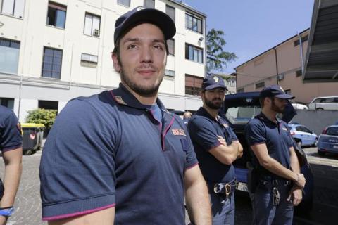 UTILIZZO DELLA MAGLIA TIPO "POLO"