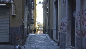 SICUREZZA A GENOVA : IL CLAMOROSO FLOP DELLE &ldquo;RONDE CAMUFFATE&rdquo; SI RIPERCUOTERA\' SUI CARICHI DI LAVORO DI POLIZA E CARABINIERI CHE DEVONO RASCHIARE IL FONDO DEL BARILE