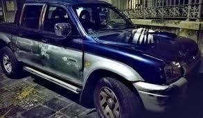 SEMINA IL PANICO NEL CENTRO STORICO CON UN PICK-UP