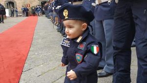 NAPOLI, MASCOTTE SPECIALE PER LA POLIZIA